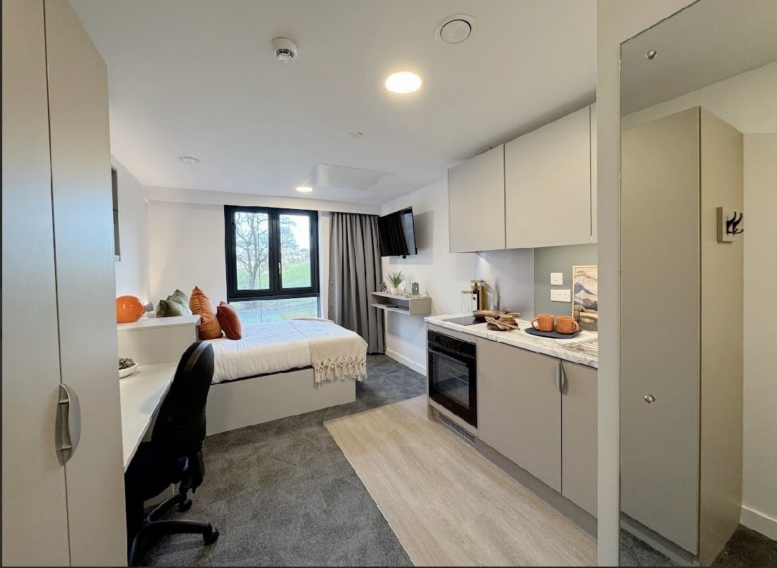 Flat Maid Marian Way in Nottingham