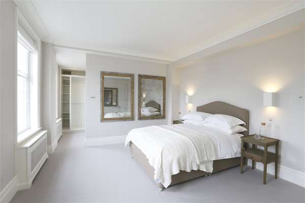 Flat Onslow Square in Greater London