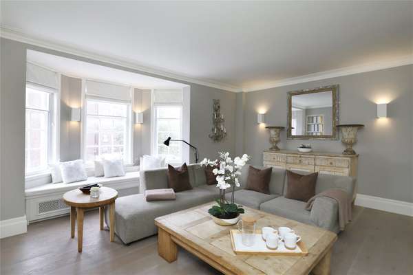 Flat Onslow Square in Greater London