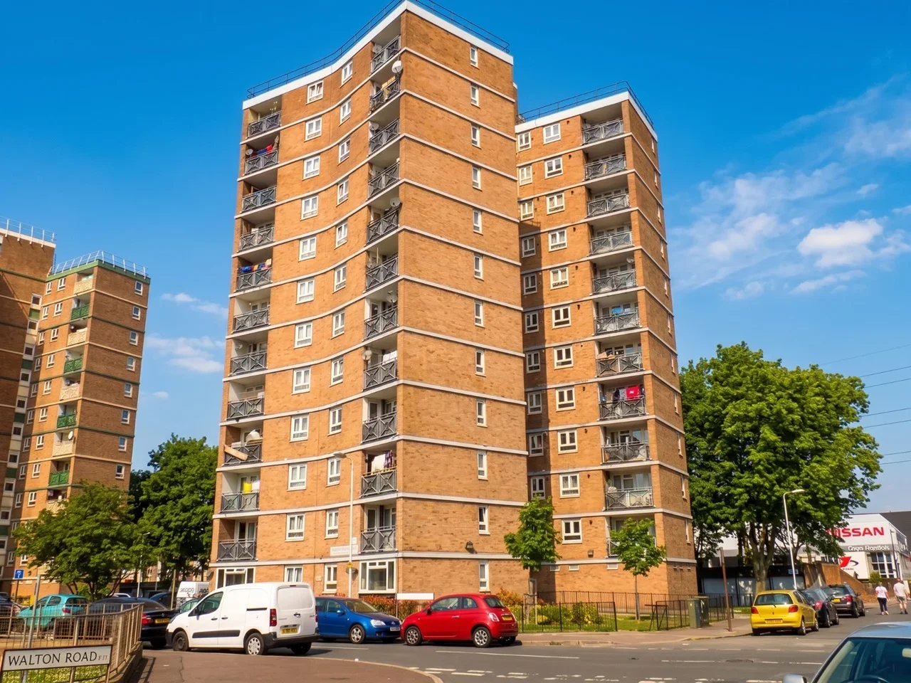 Flat Grantham Road in Greater London
