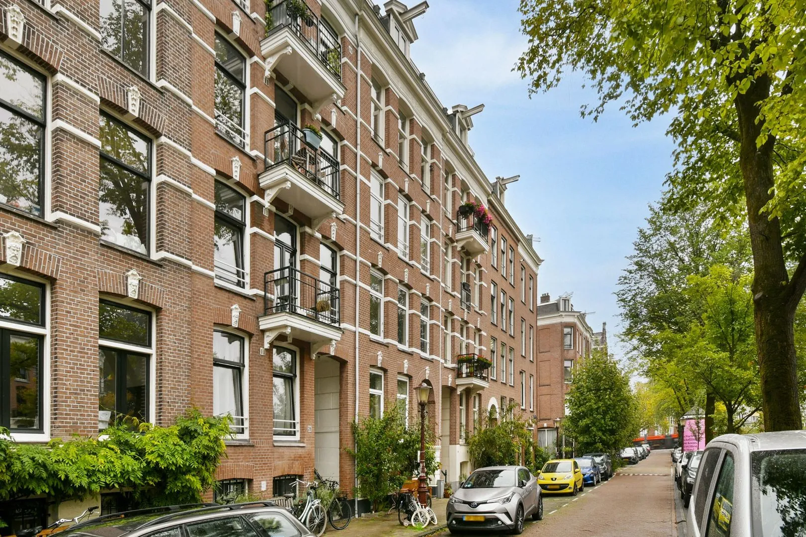 Appartement Jacob van Lennepkade 1053 MK in Amsterdam