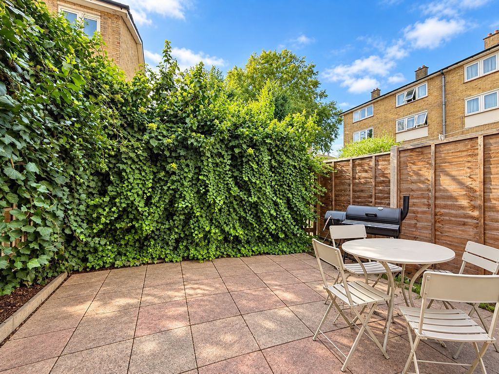 Flat Alfred Street in Greater London