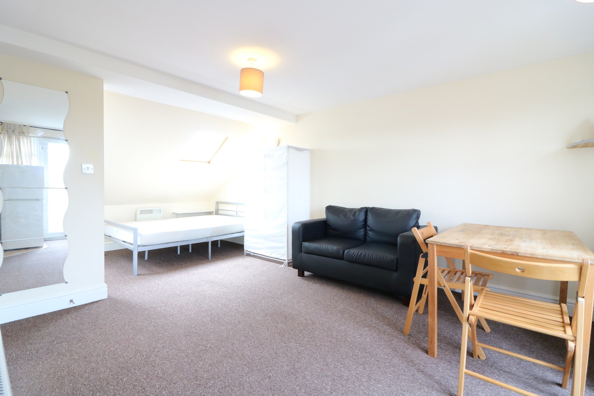 Flat Noel Road in Greater London