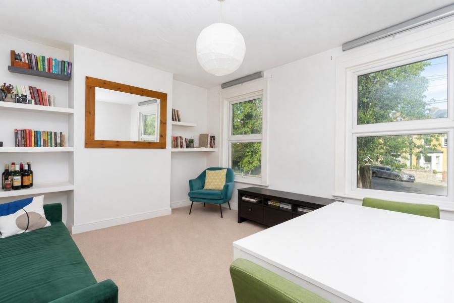 Flat Bellenden Road in Greater London