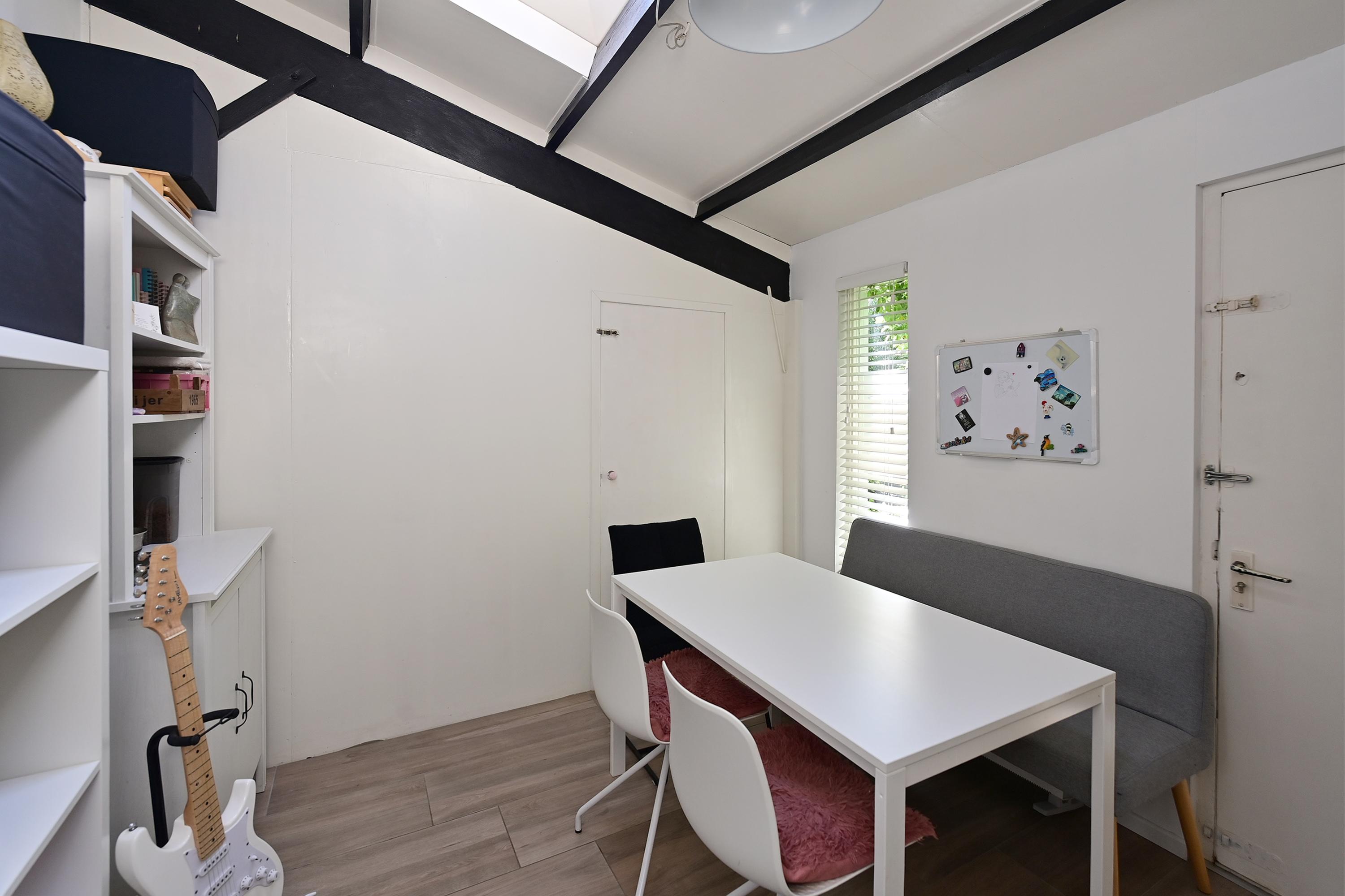 Tussenwoning te koop: Bunt 10, Huizen