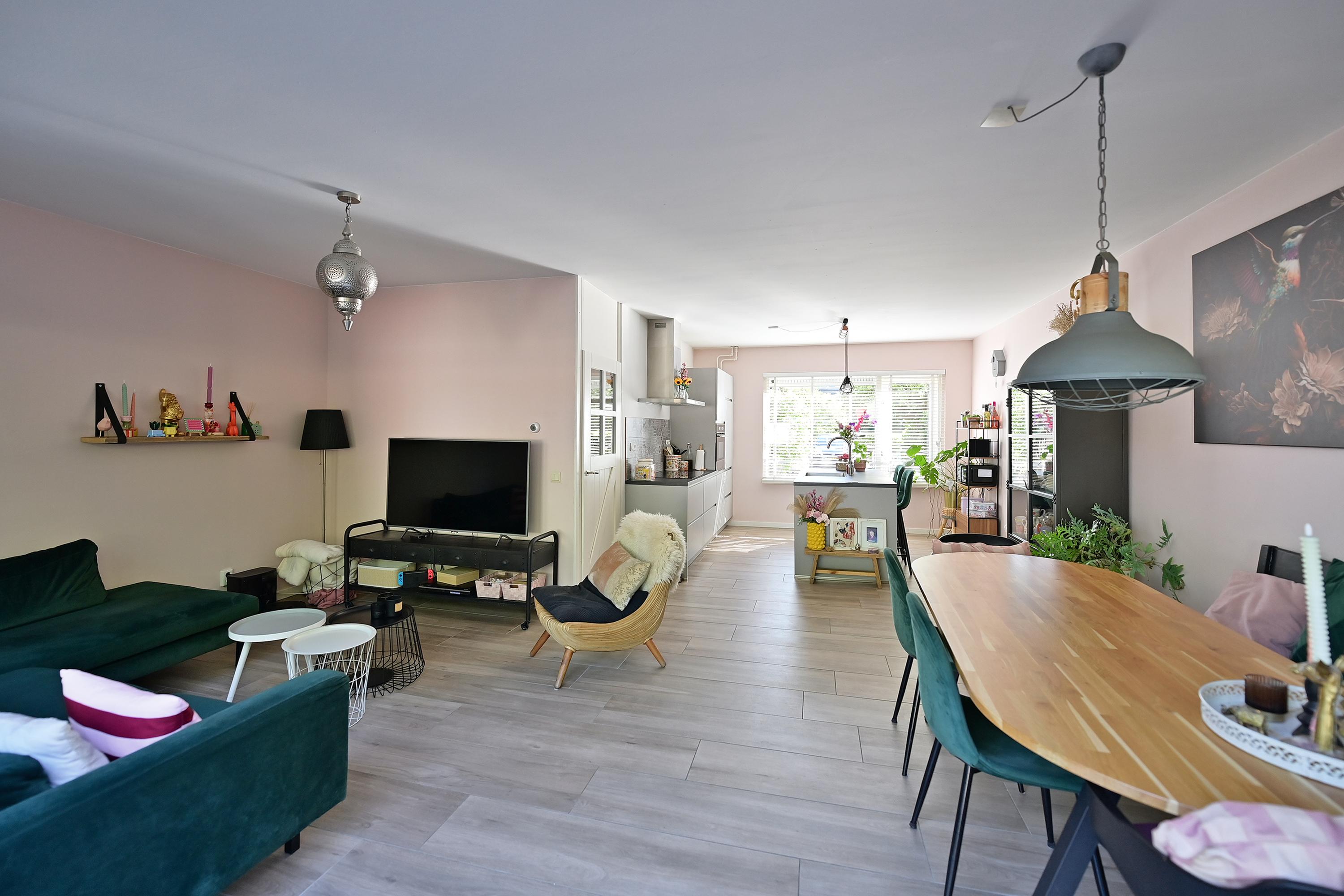 Tussenwoning te koop: Bunt 10, Huizen