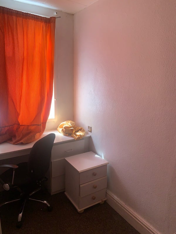 Room Central Road in Leicester