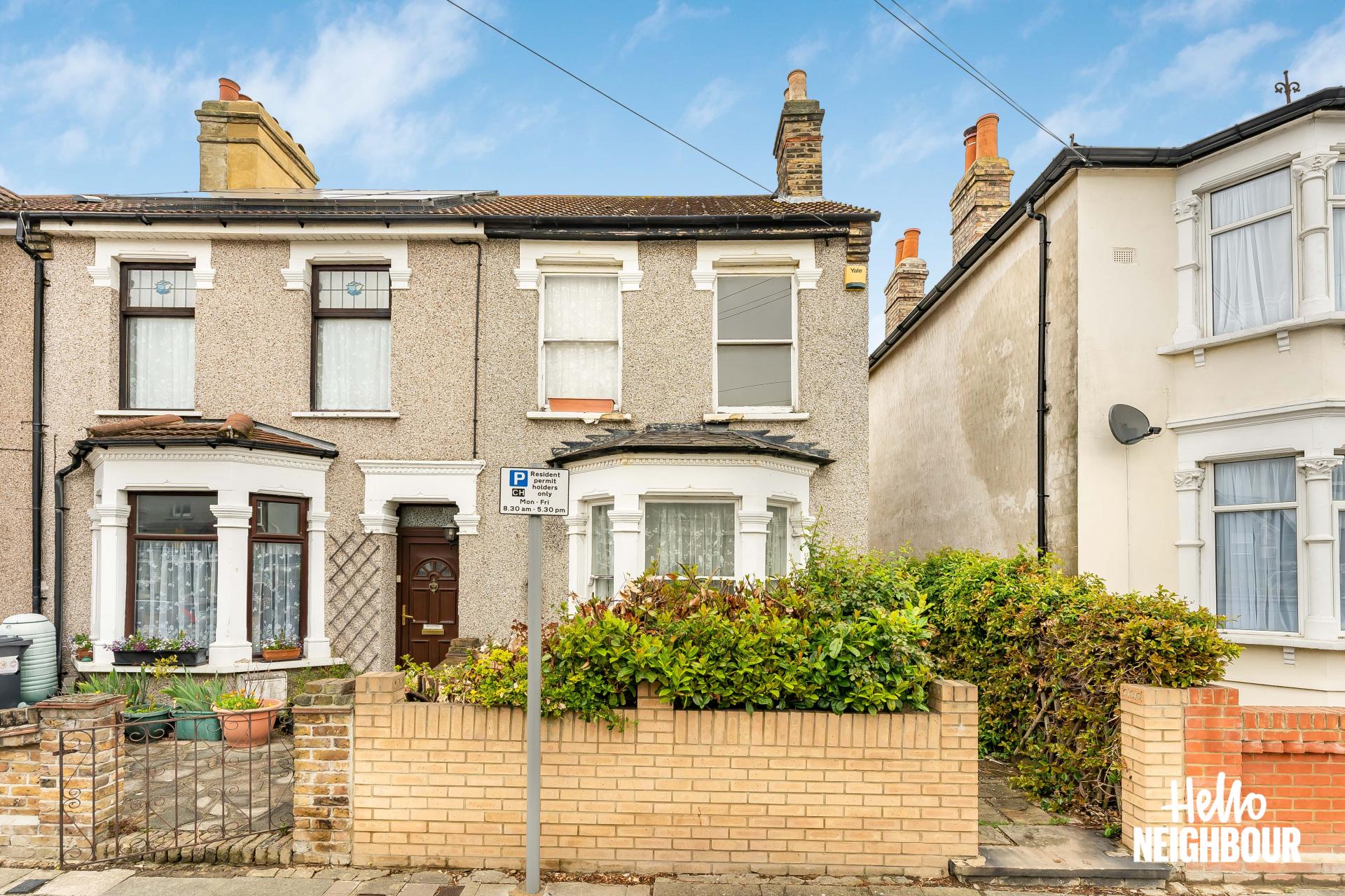 House Burchett Way in Greater London