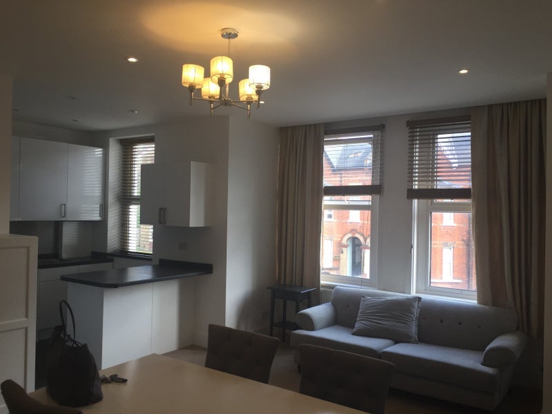 Room Woodstock Road in Greater London