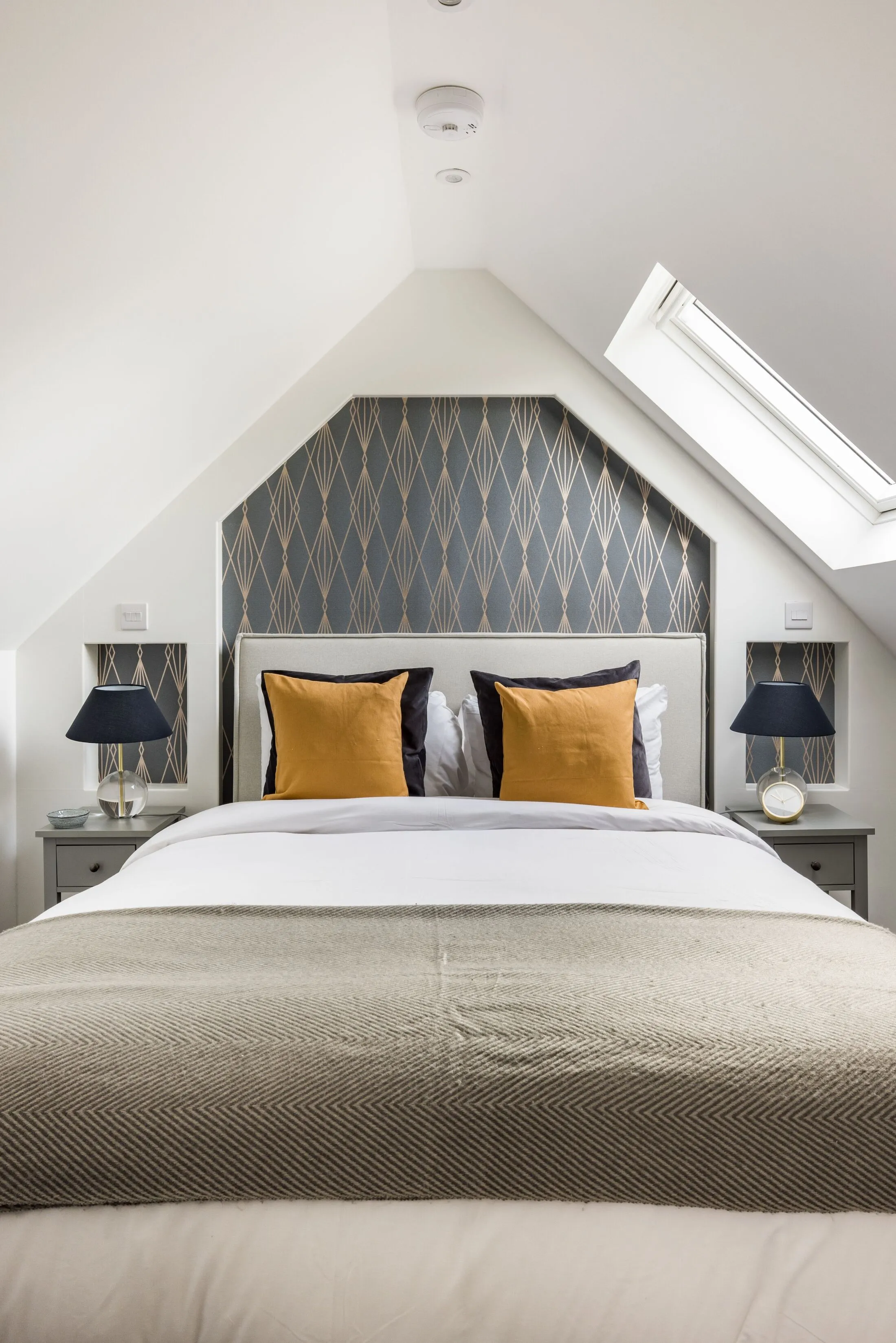 Flat Lavender Hill in Greater London
