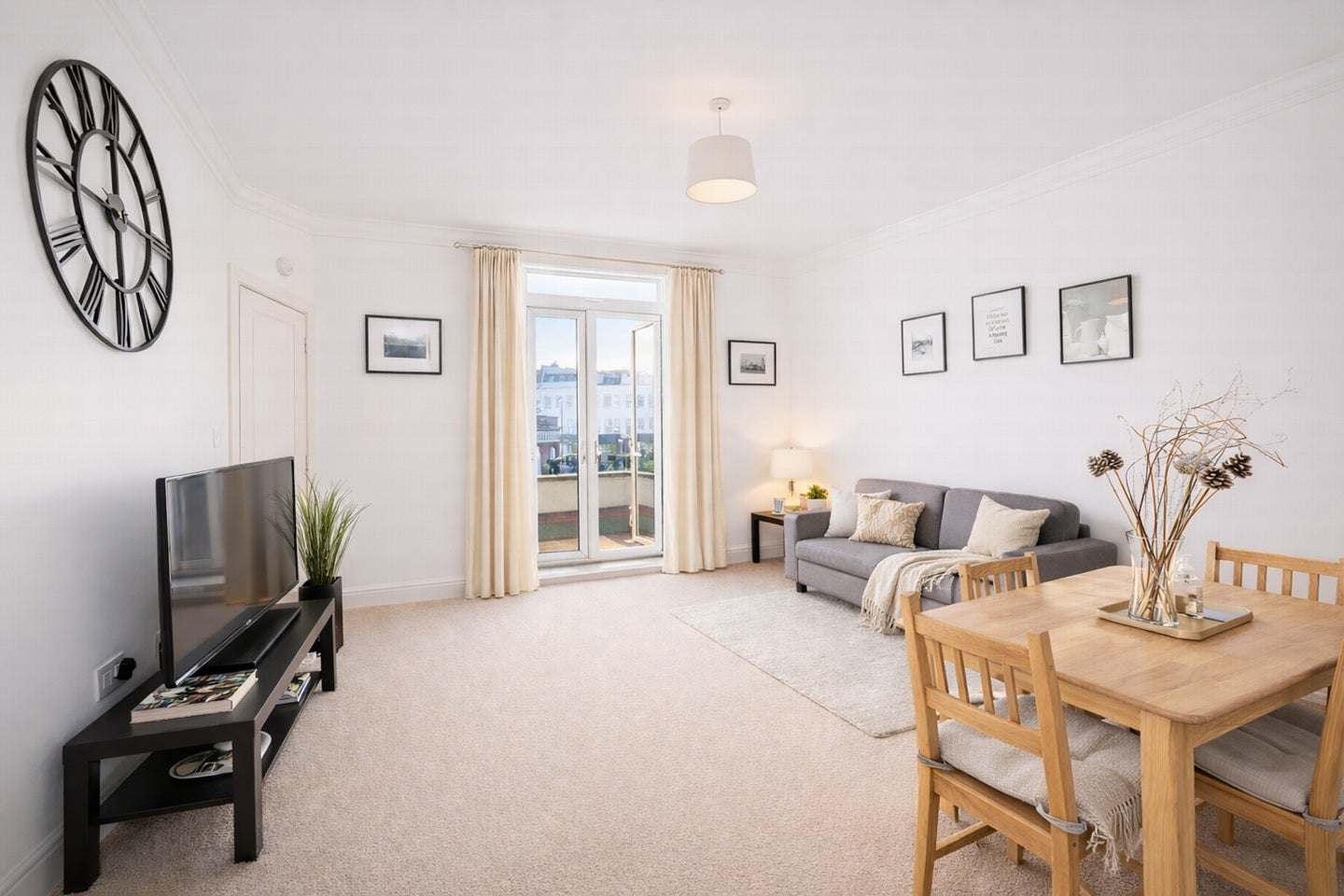 Flat Shepherds Bush Road in Greater London