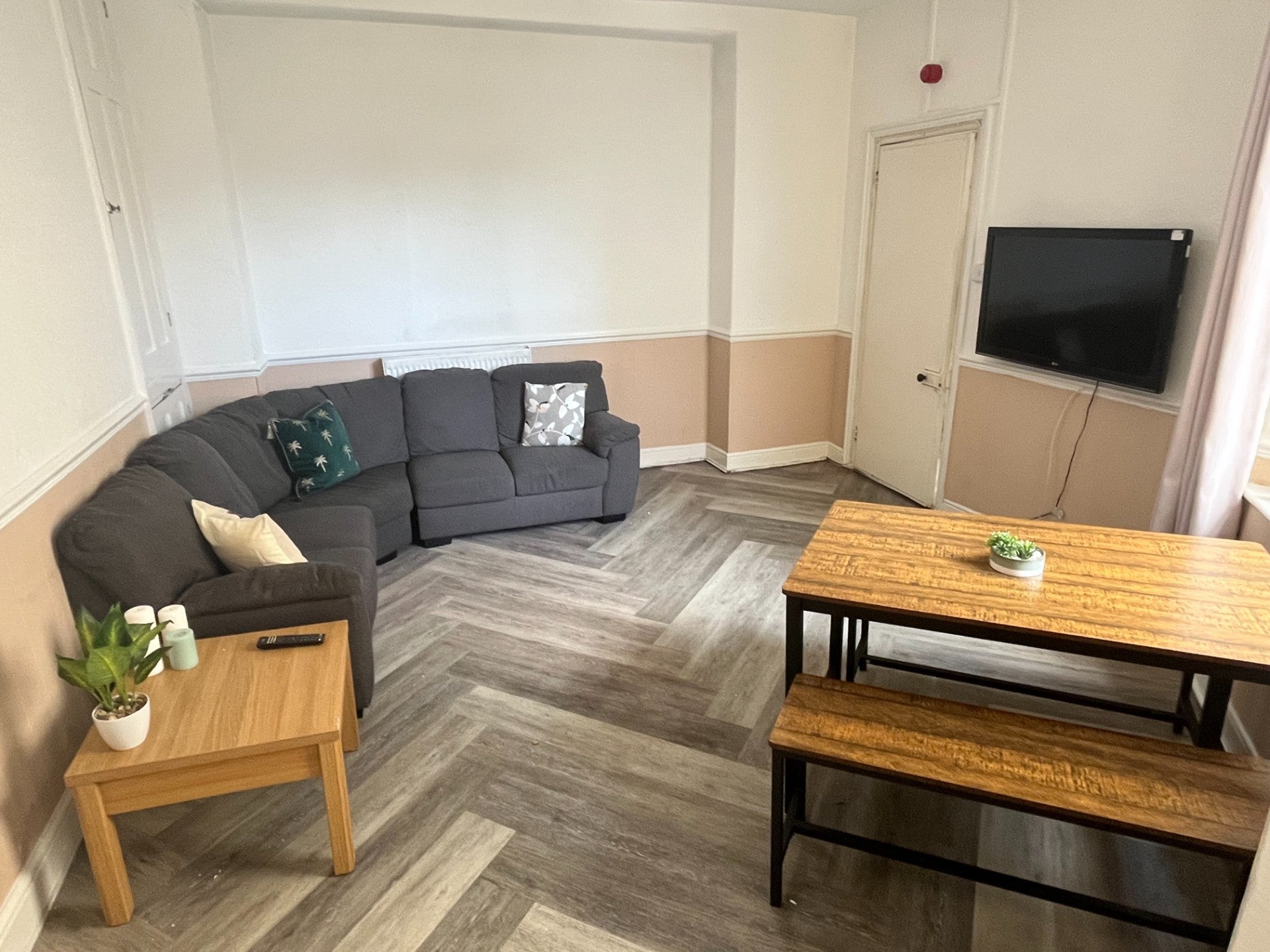 Room North Hill in Plymouth