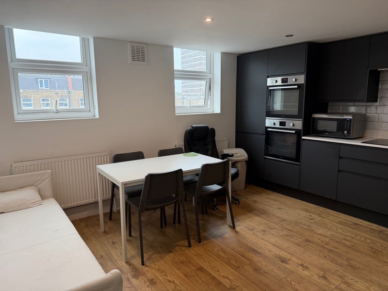 Room Camberwell Road in Greater London