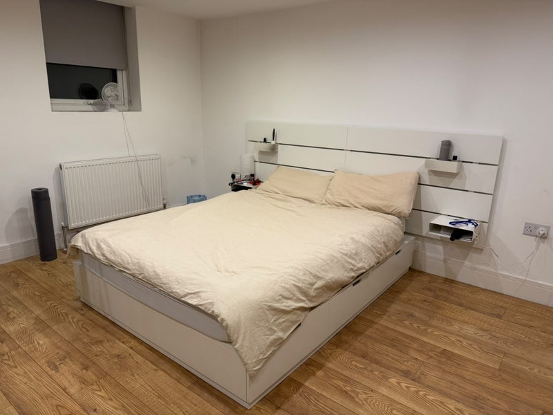 Room Camberwell Road in Greater London
