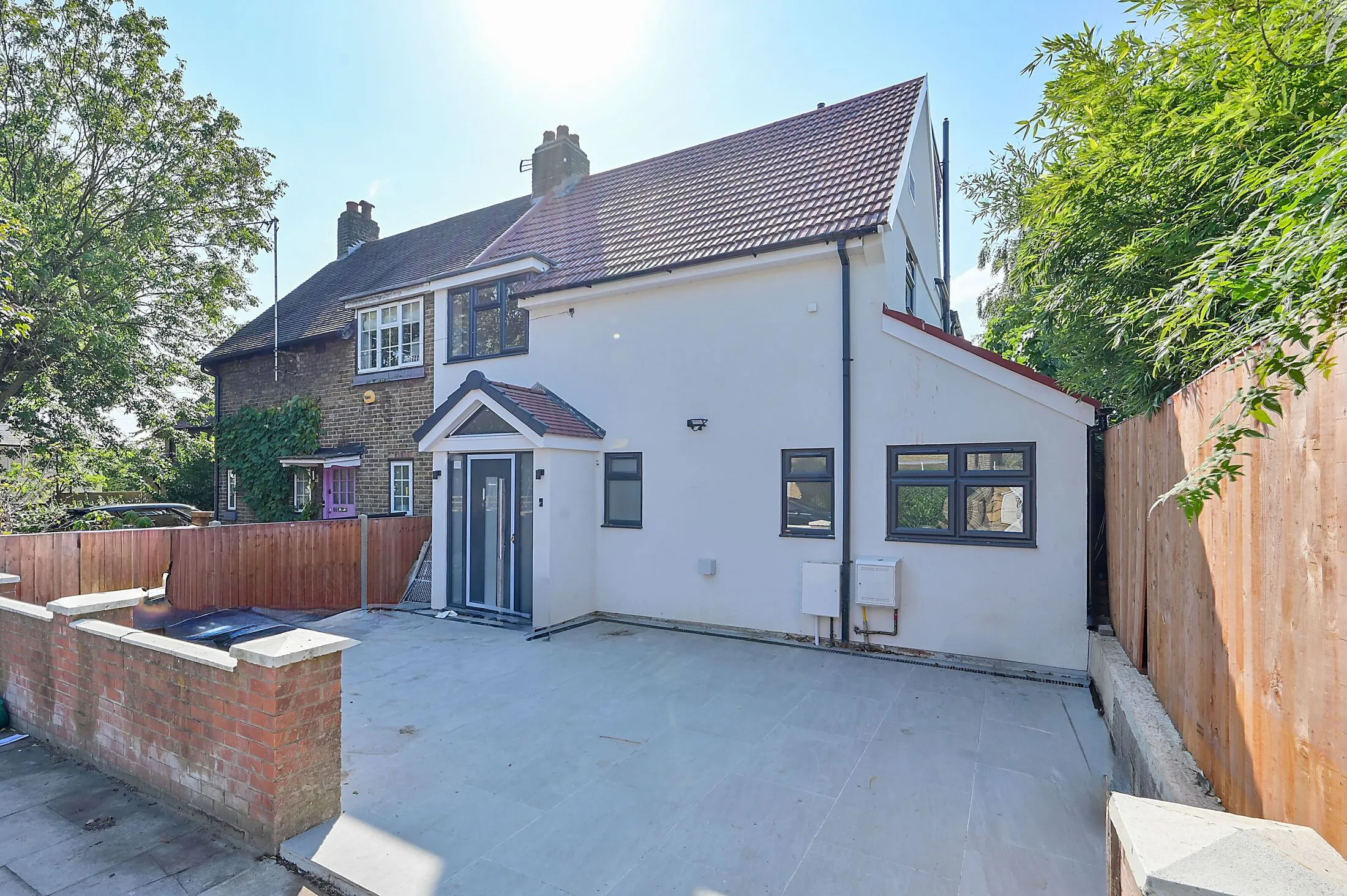 House Brassie Avenue in Greater London