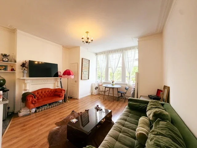 Flat Devonshire Road in Greater London