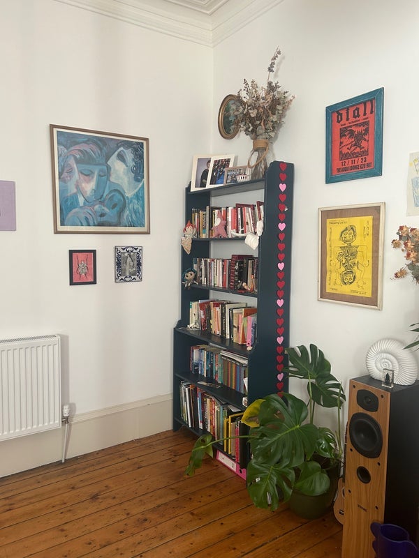Room Dundrennan Road in Glasgow