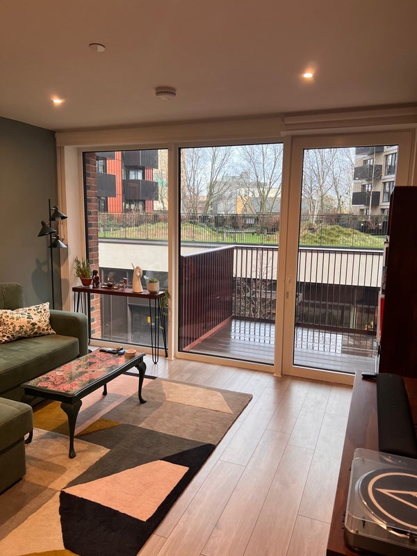 Room New Kent Road in Greater London