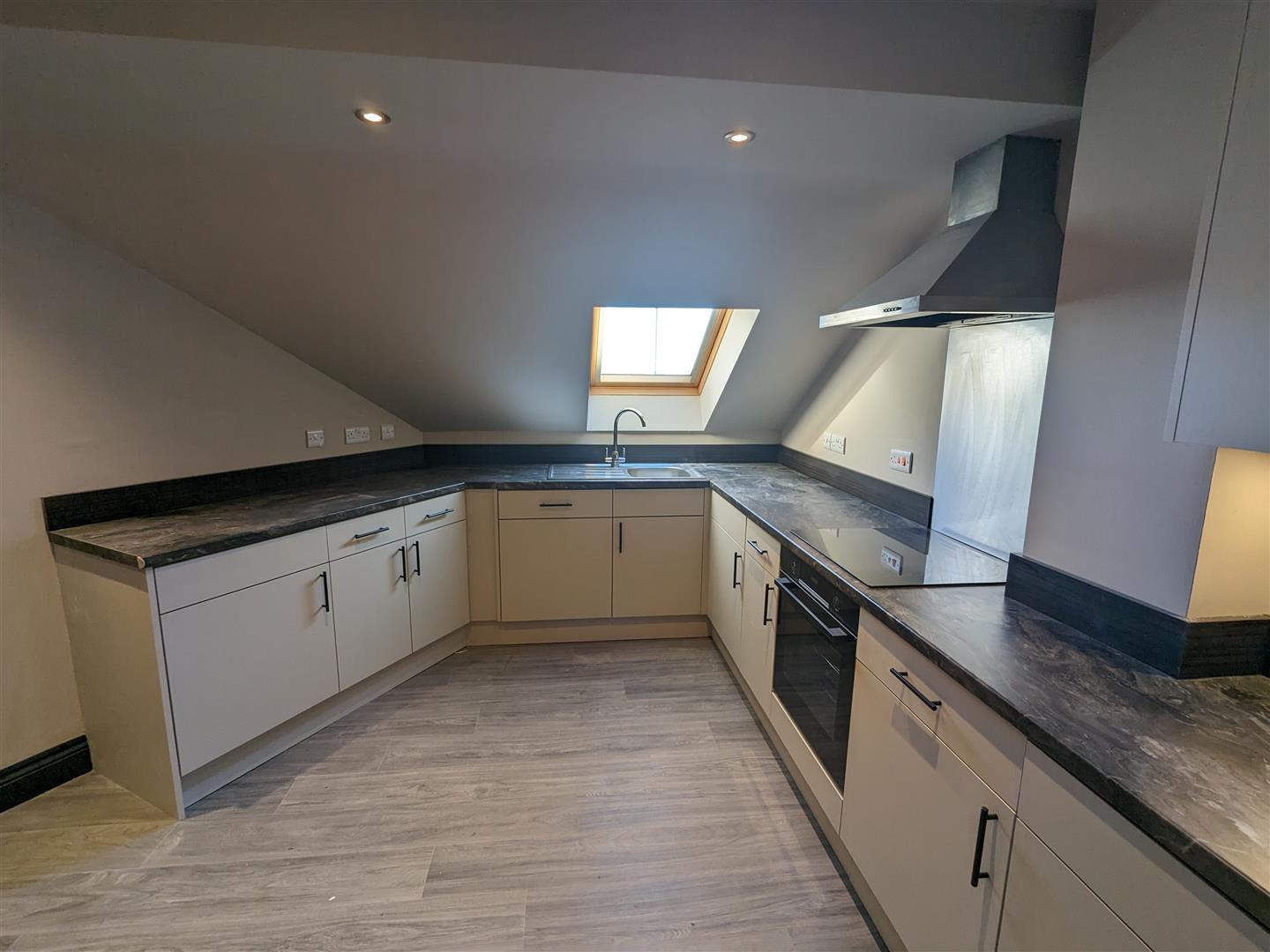Flat Woodborough Road in Nottingham