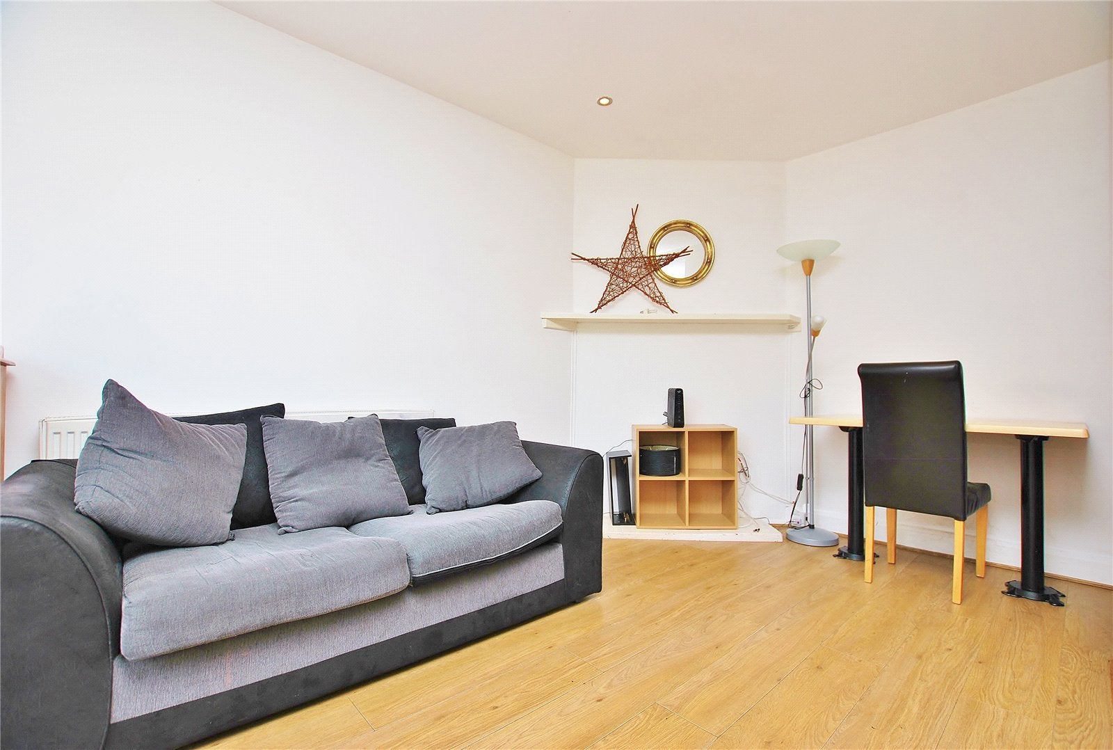 Flat Acacia Road in Guildford
