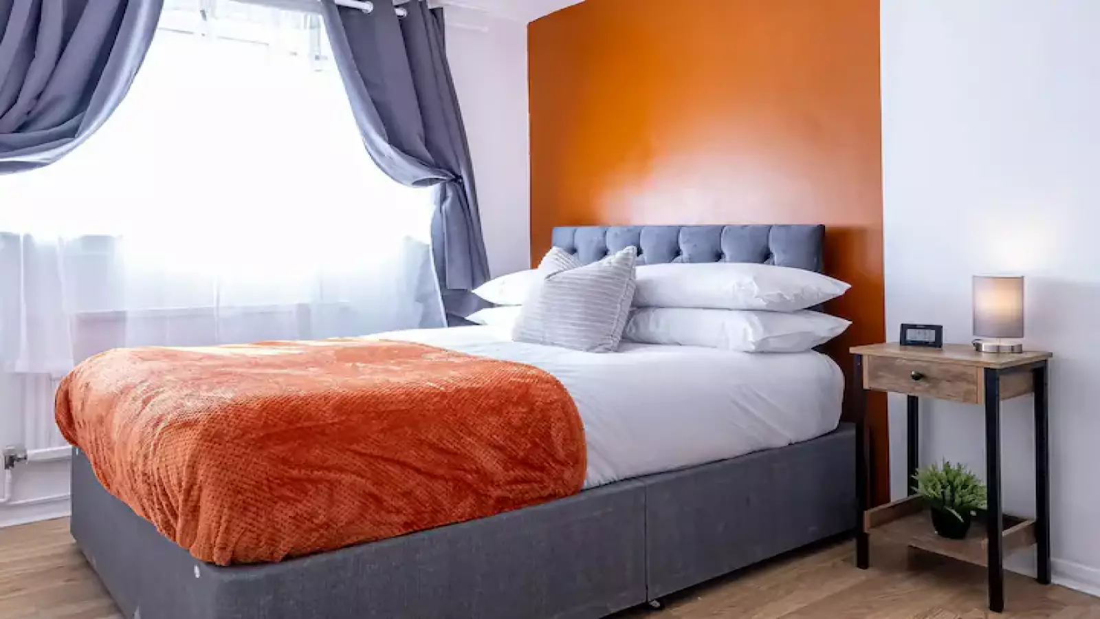 Flat Drovers Place in Greater London