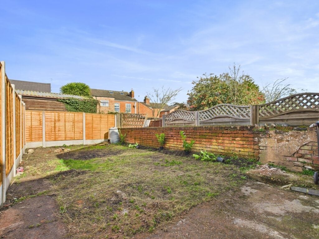 Flat Bromyard Road in Worcester