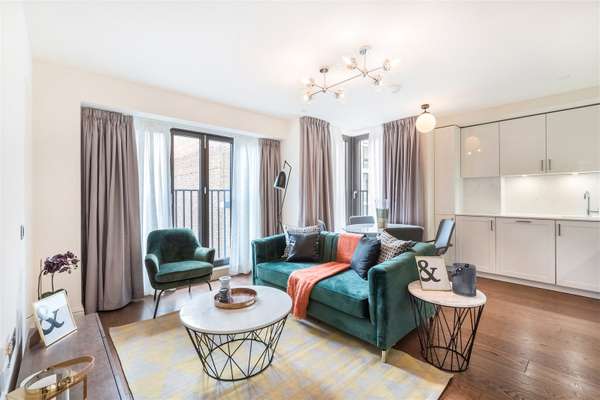 Flat Bateman Street in City of Westminster