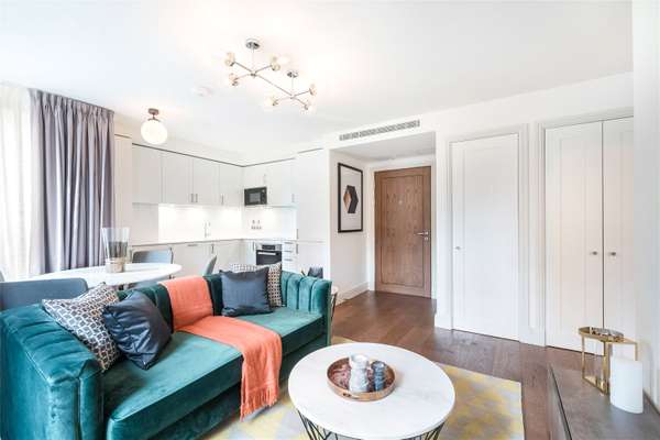 Flat Bateman Street in City of Westminster