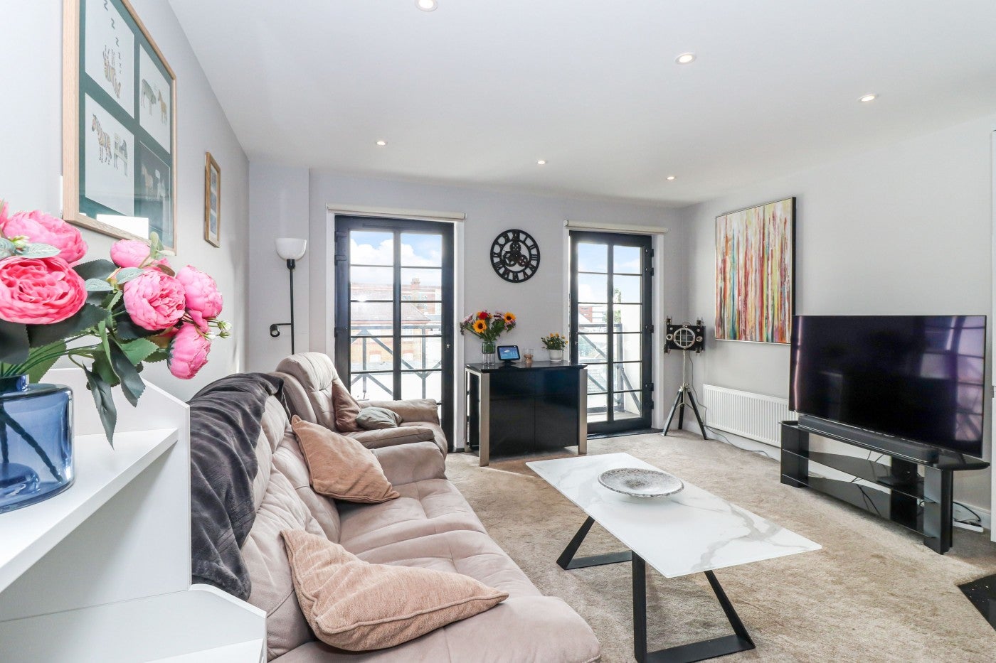 Flat The Crescent in Watford