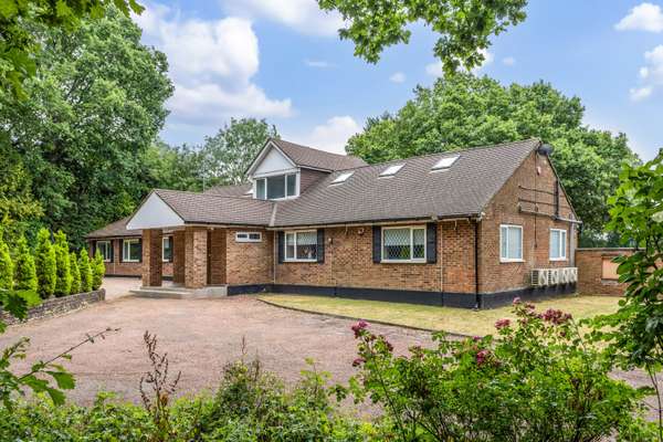 House Hicks Road in Dacorum