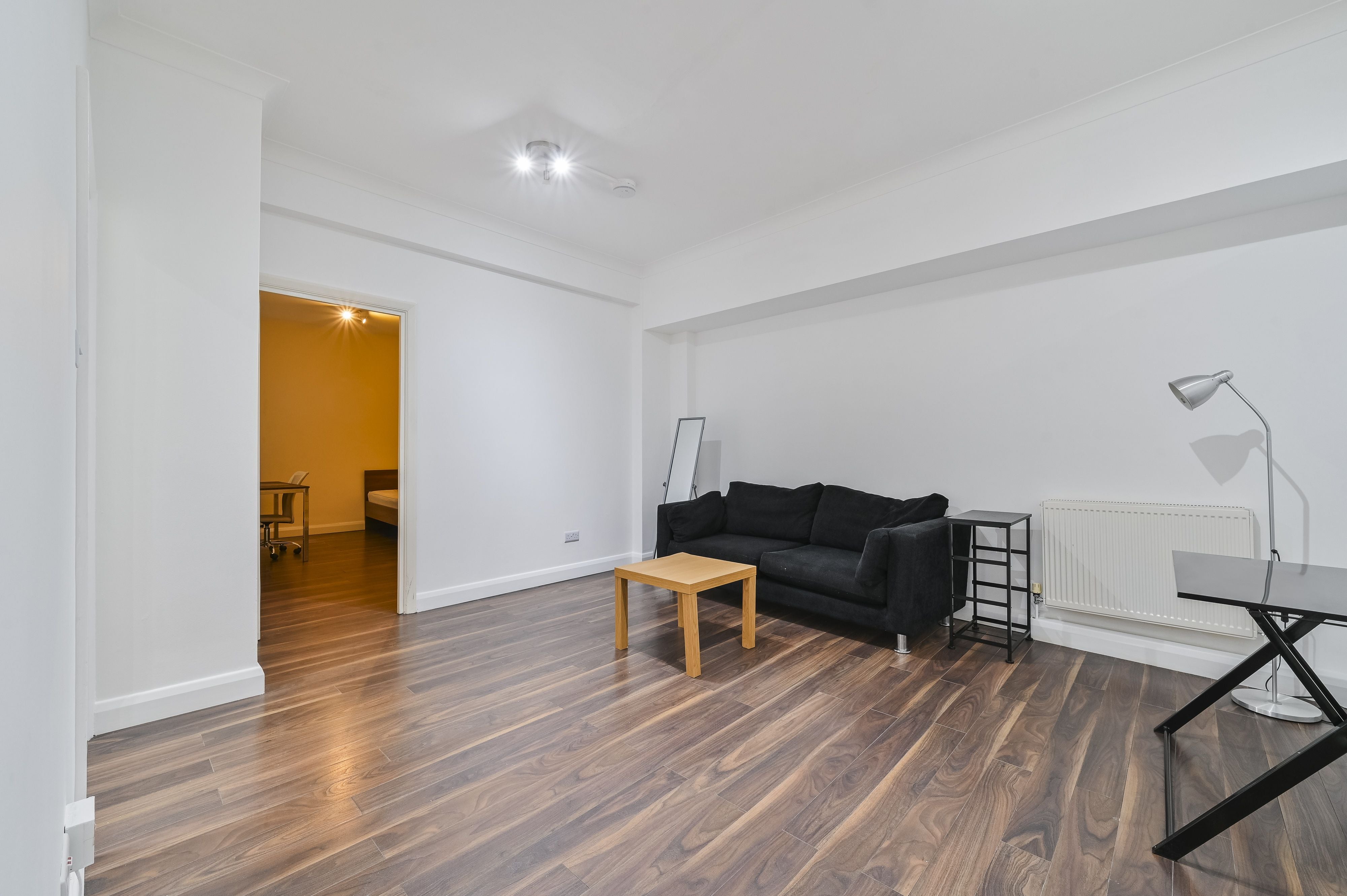 Flat Warren Street in Greater London