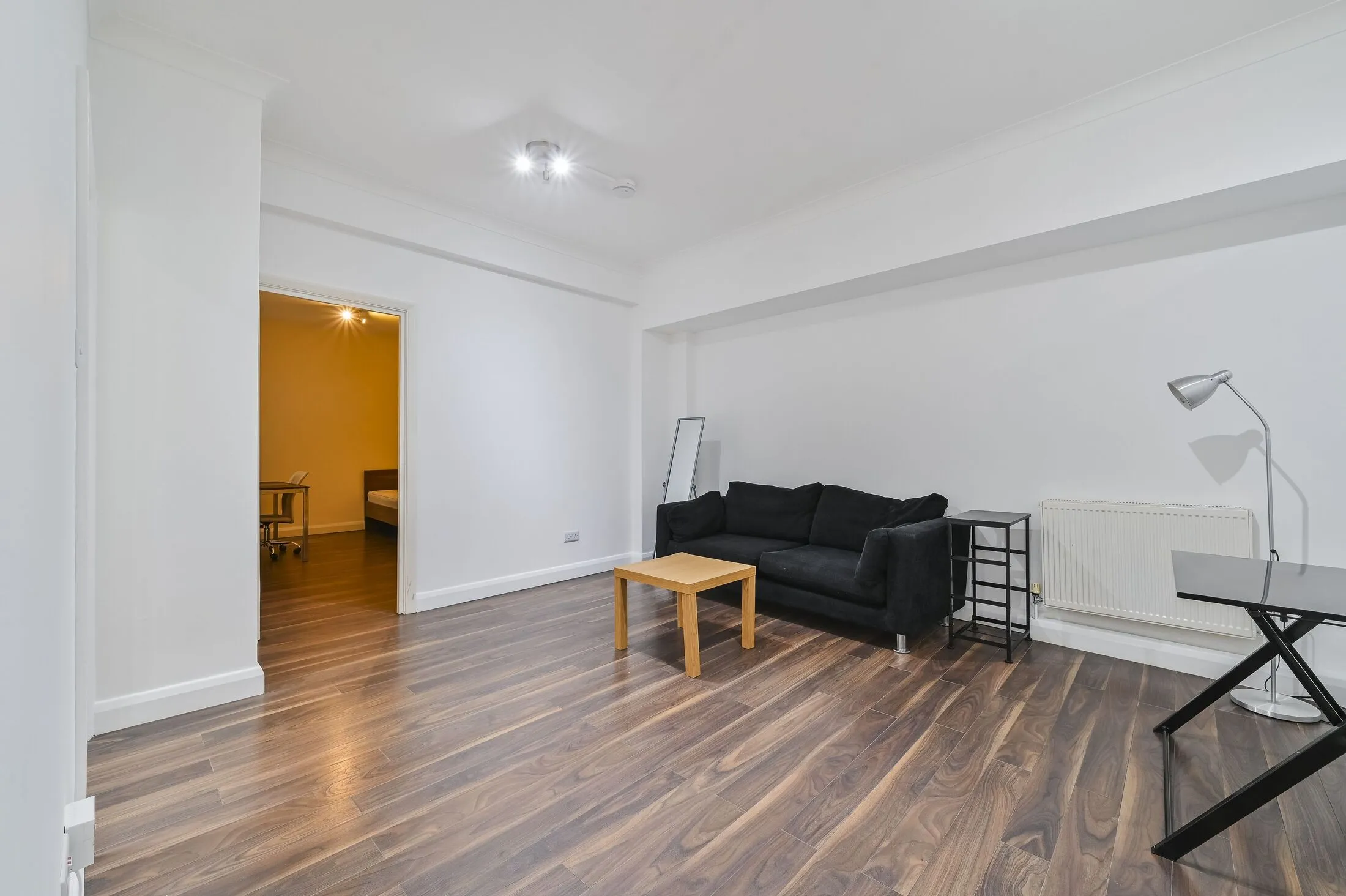 Flat Warren Street in Greater London
