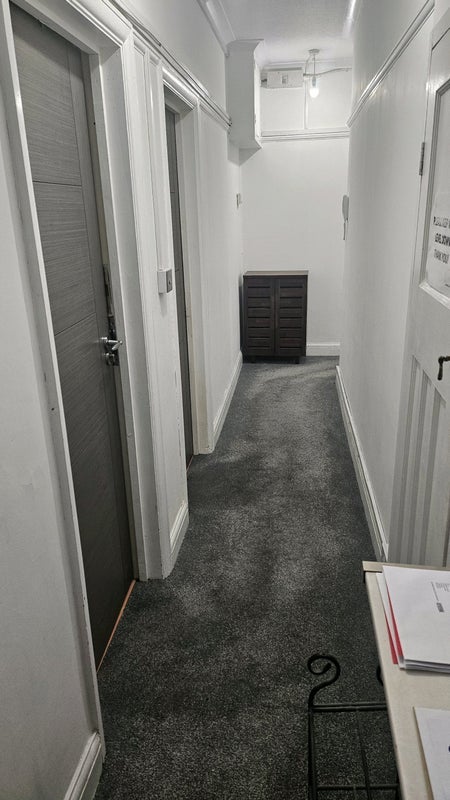 Room Finchley Road in Greater London