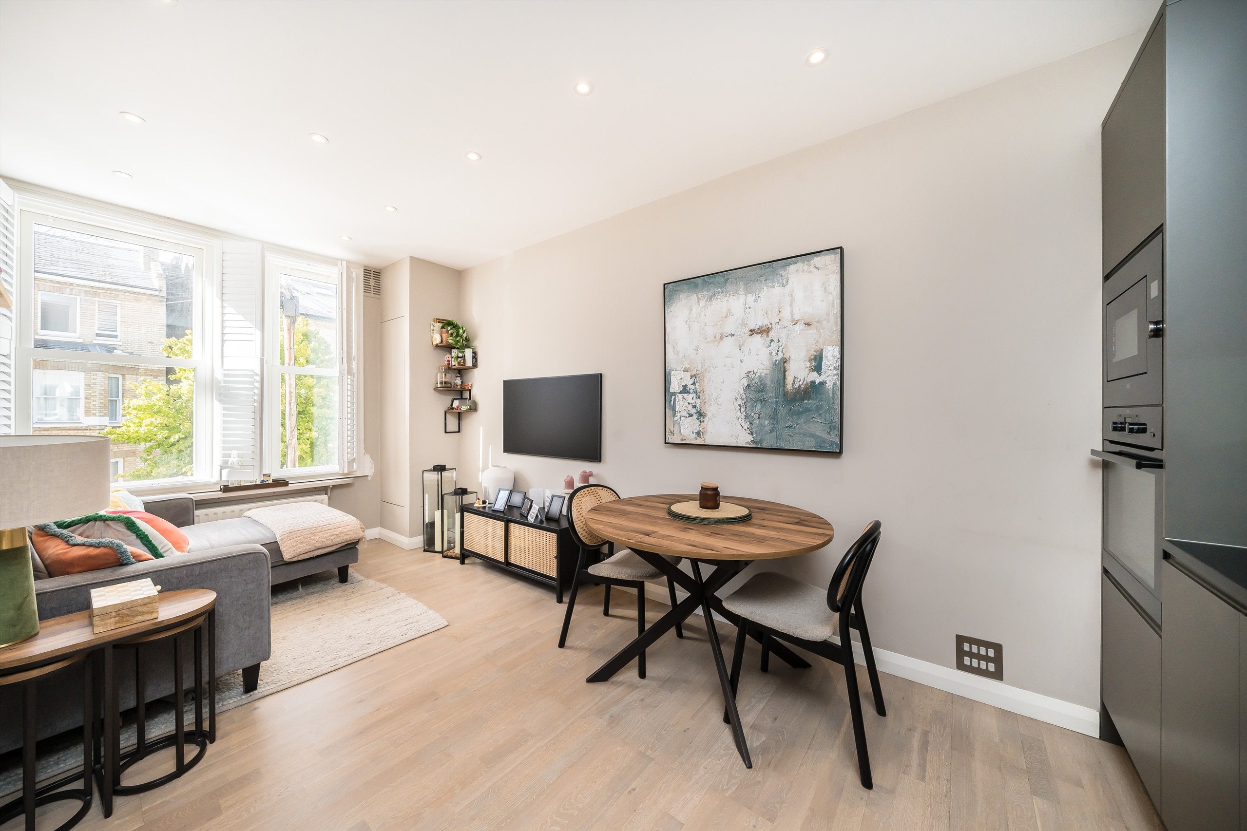 Flat Alderbrook Road in Greater London