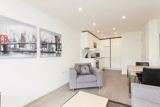 Flat Lever Street in Greater London