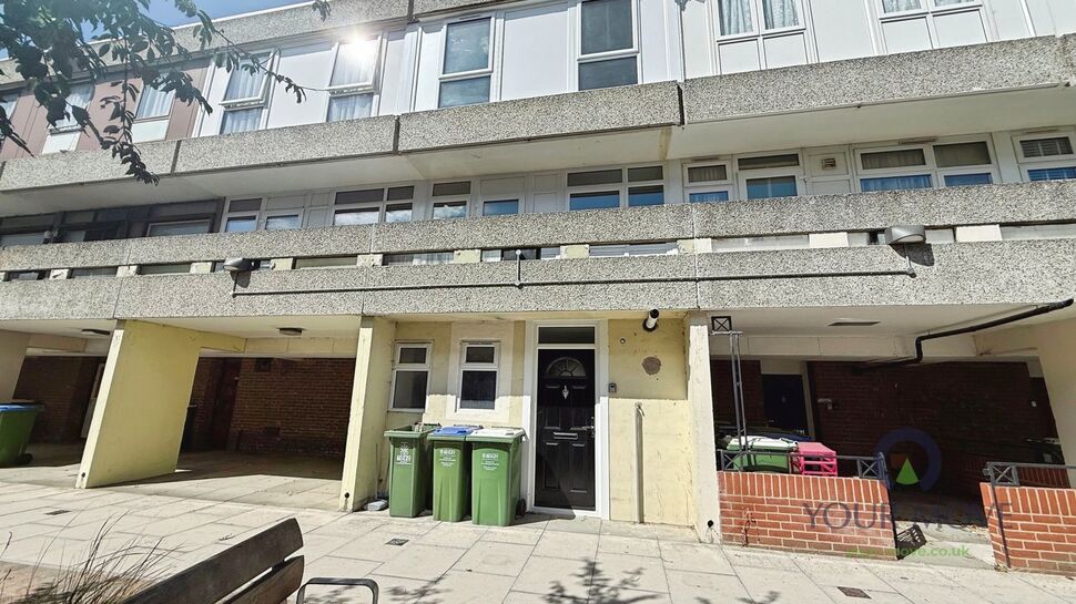 House Mangold Way in Greater London