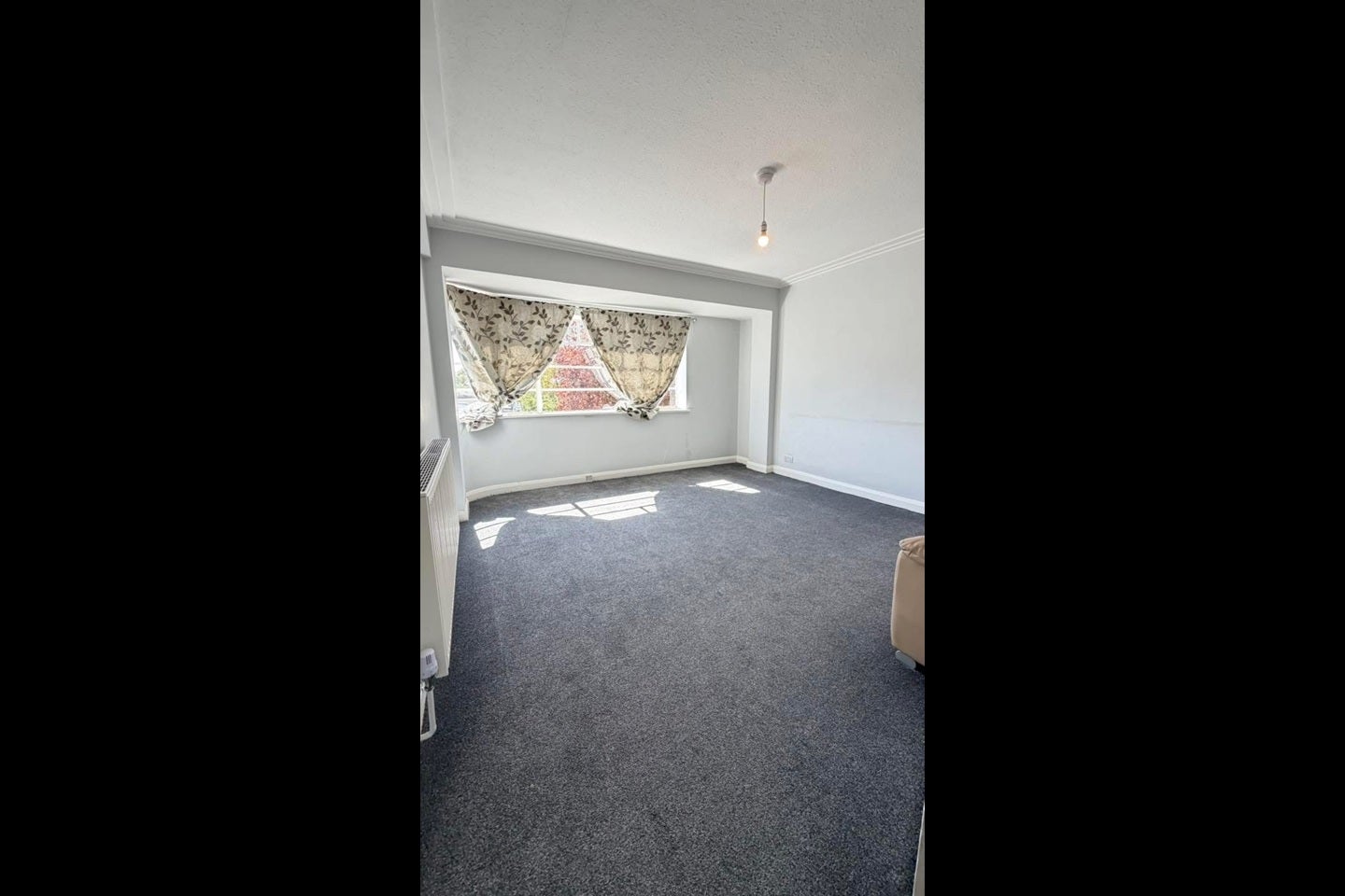 Flat Olive Road in Greater London