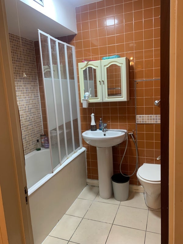 Room Grafton Way in Greater London