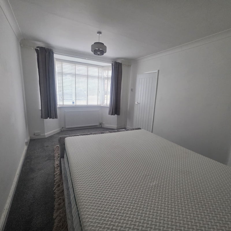 Room Lindfield Road in Leicester