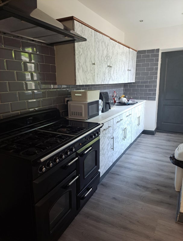 Room Lindfield Road in Leicester