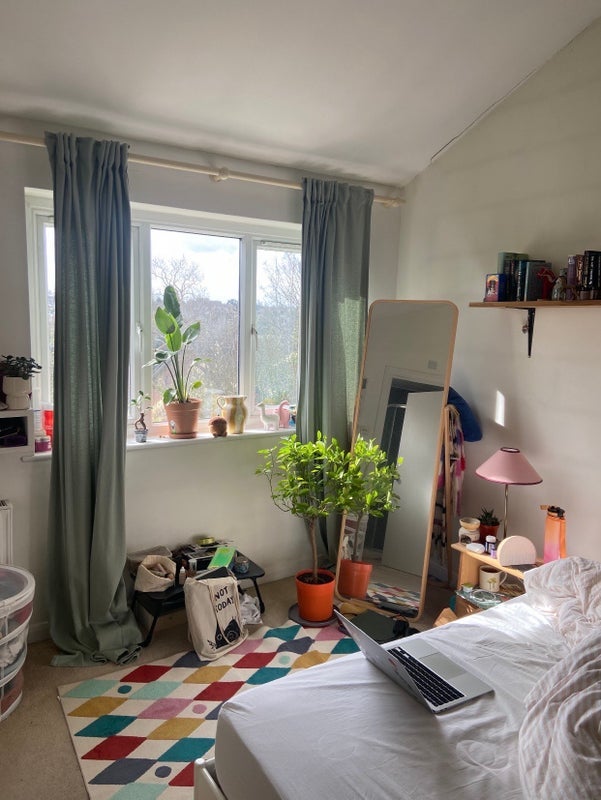 Room Troy Road in Greater London