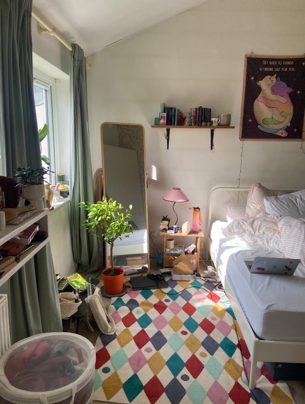 Room Troy Road in Greater London