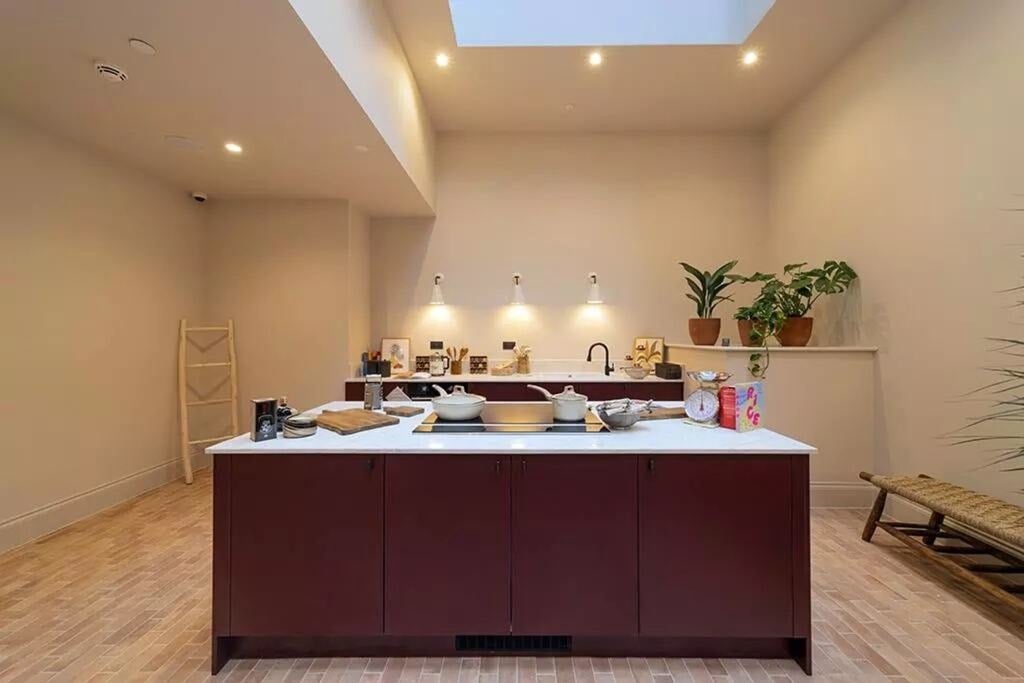 Flat Westfield Terrace in Sheffield