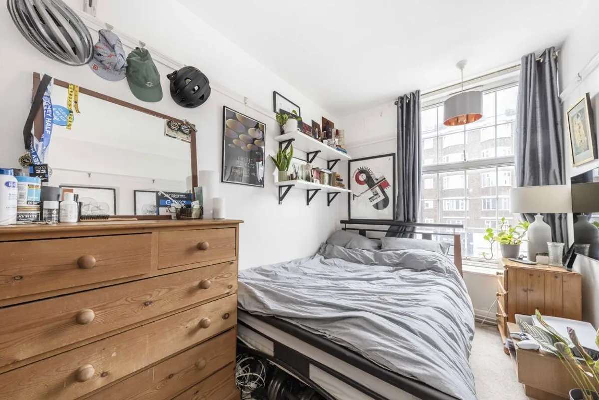 Flat Streatham High Road in Greater London