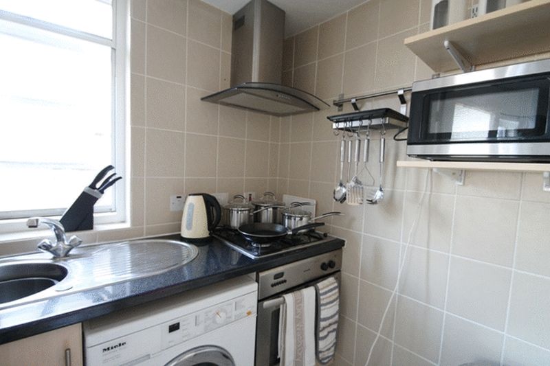 Flat West End Lane in Greater London