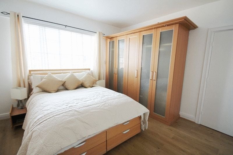 Flat West End Lane in Greater London