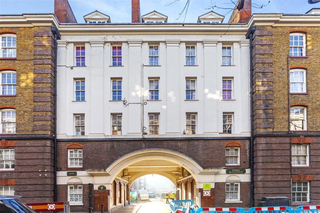 Flat Portpool Lane in Greater London