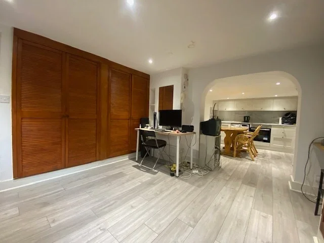 Flat Orlop Street in Greater London