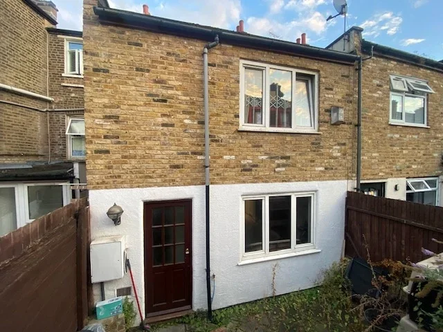 Flat Orlop Street in Greater London