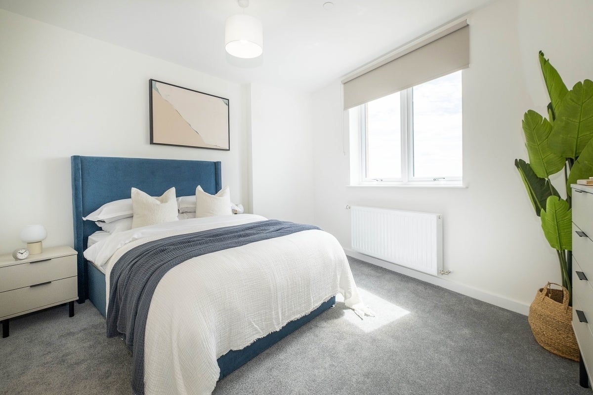 Flat Elmsleigh Road in Borough of Spelthorne